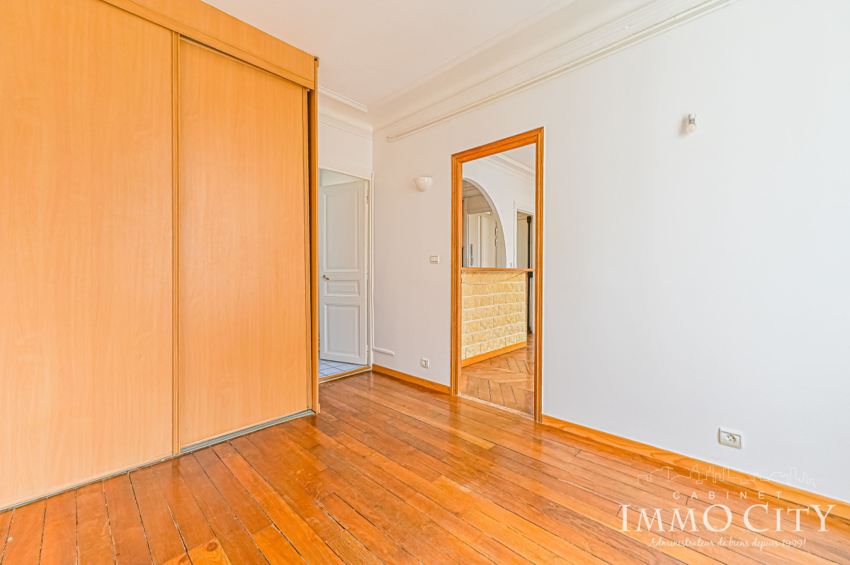 Location Appartement  2 pièces - 37.34m² 75015 Paris