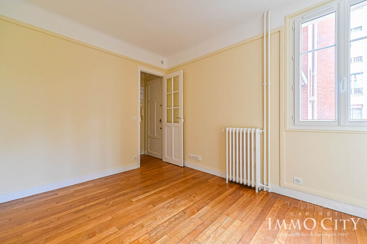 Location Appartement  2 pièces - 30m² 75015 Paris