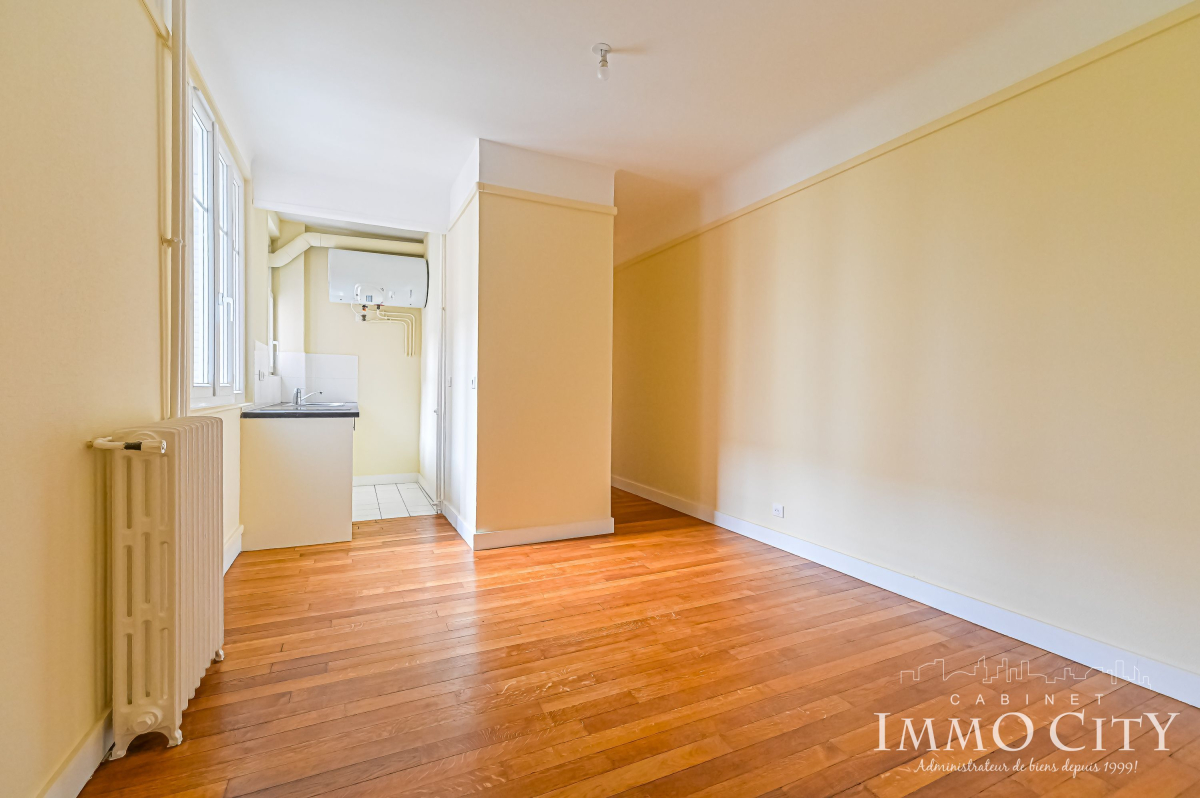 Location Appartement  2 pièces - 30m² 75015 Paris
