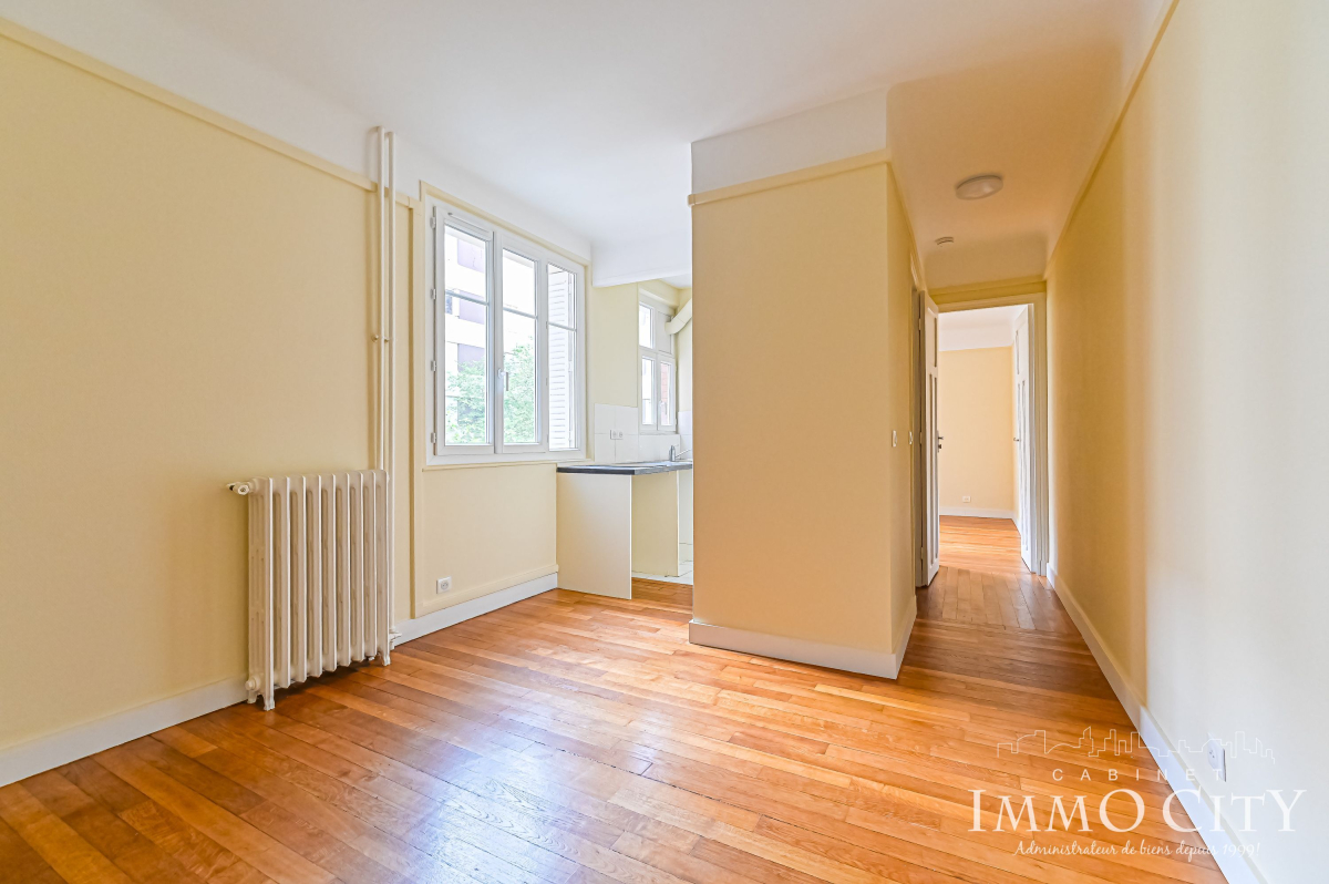 Location Appartement  2 pièces - 30m² 75015 Paris