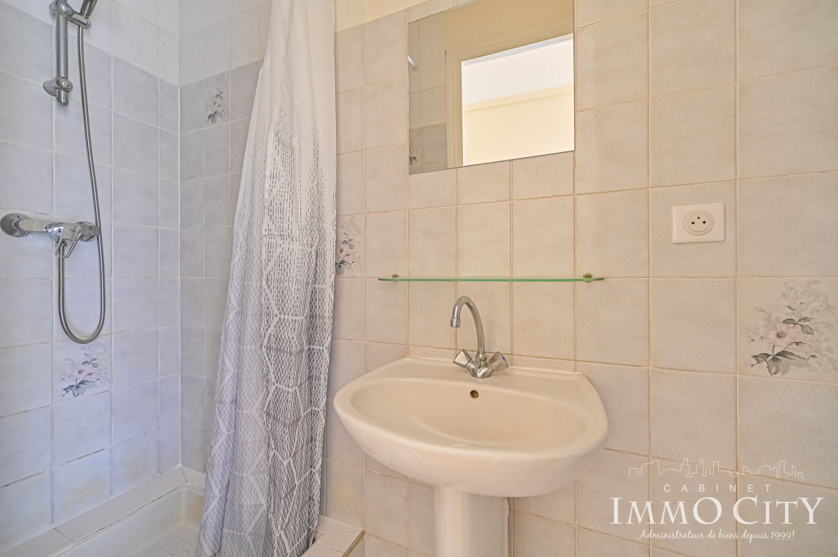 Location Appartement  2 pièces - 30m² 75015 Paris