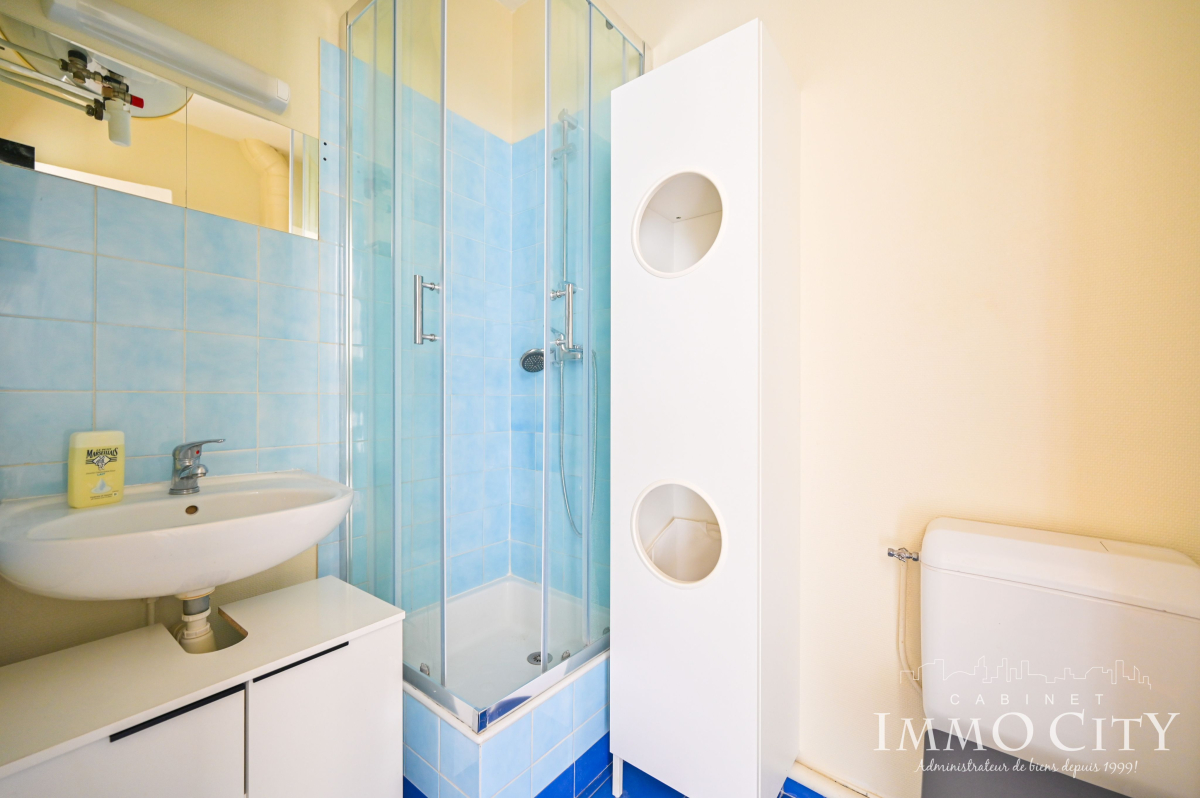 Location Appartement  2 pièces - 30m² 75015 Paris