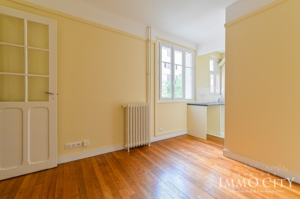 Location Appartement  2 pièces - 30m² 75015 Paris