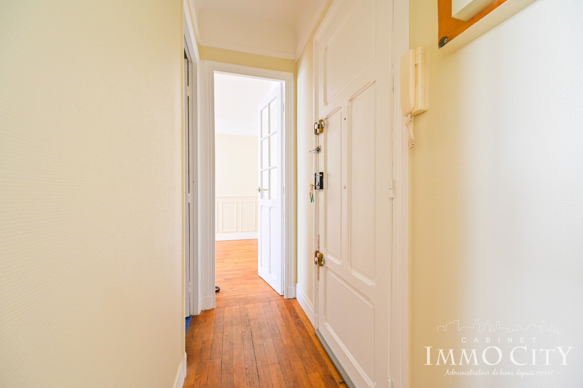 Location Appartement  2 pièces - 30m² 75015 Paris