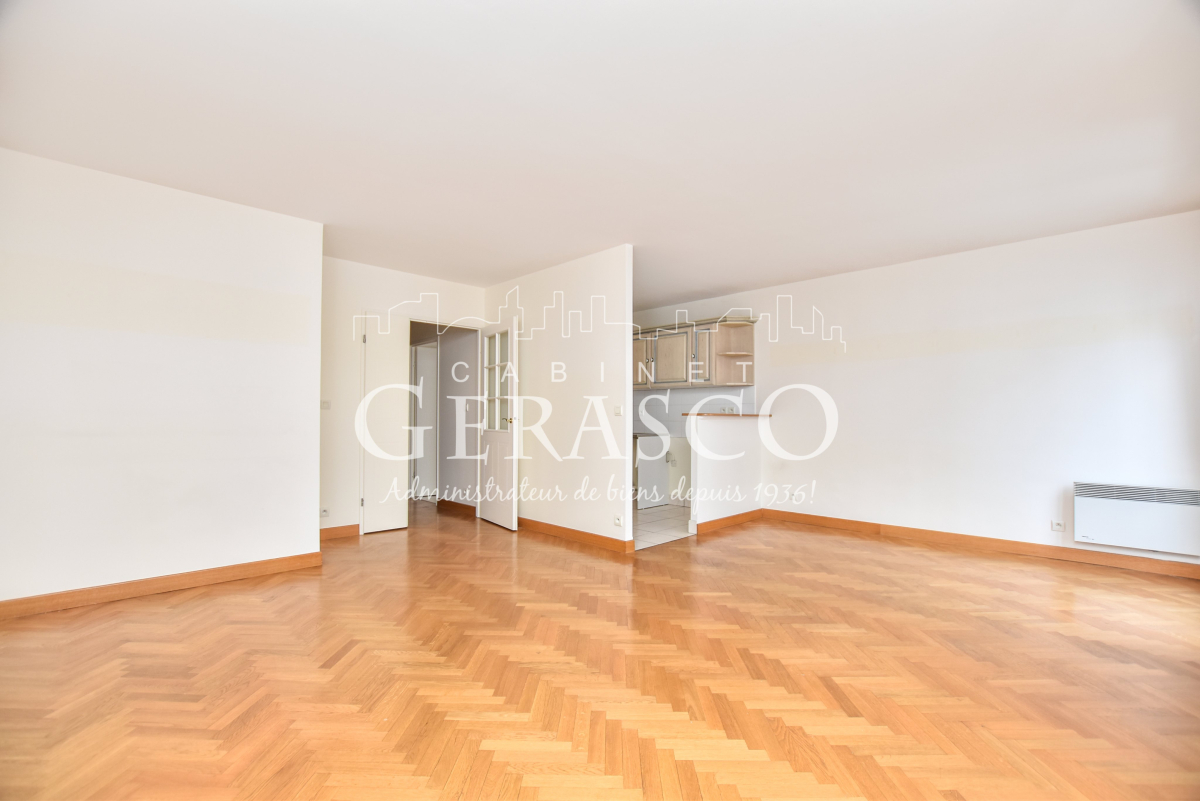 Location Appartement  3 pièces - 70.6m² 75015 Paris