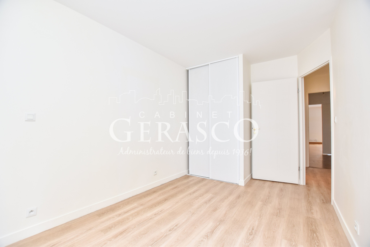 Location Appartement  3 pièces - 70.6m² 75015 Paris