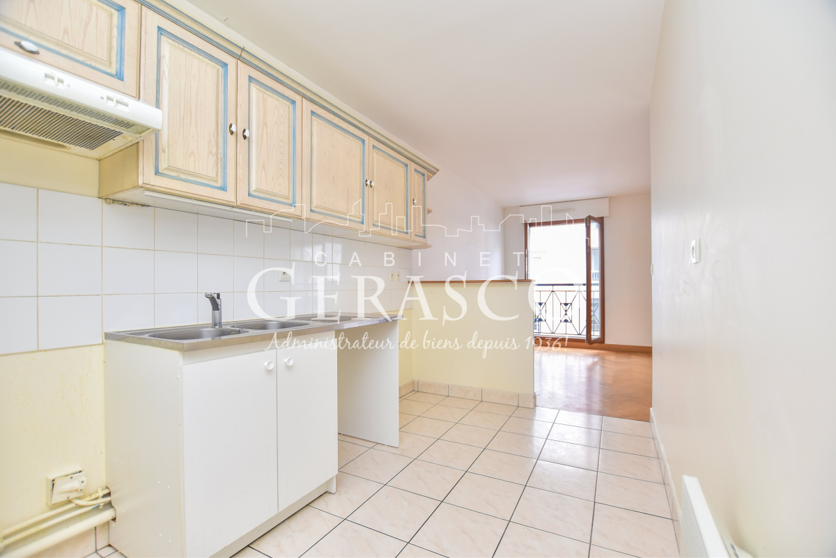 Location Appartement  3 pièces - 70.6m² 75015 Paris