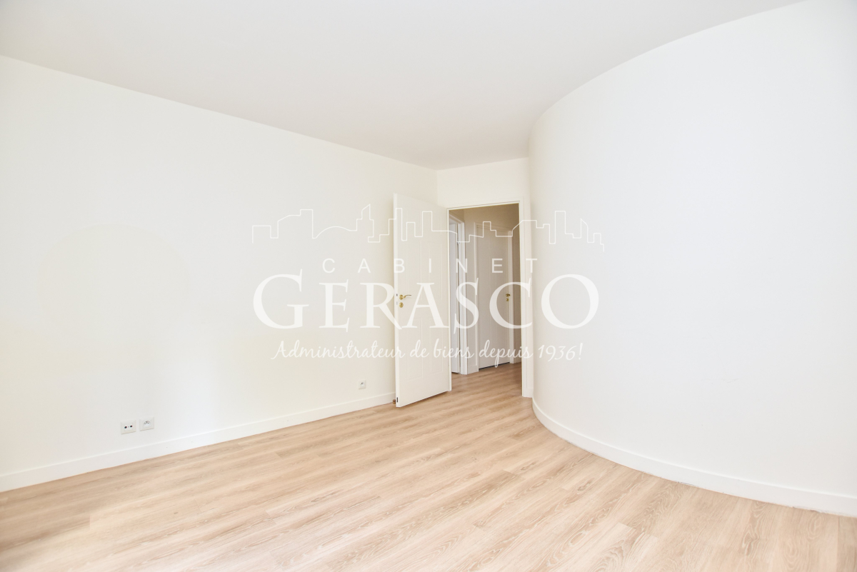 Location Appartement  3 pièces - 70.6m² 75015 Paris