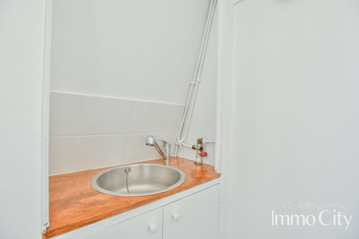 Location Bureau  1 pièce (studio) - 9.56m² 75016 Paris