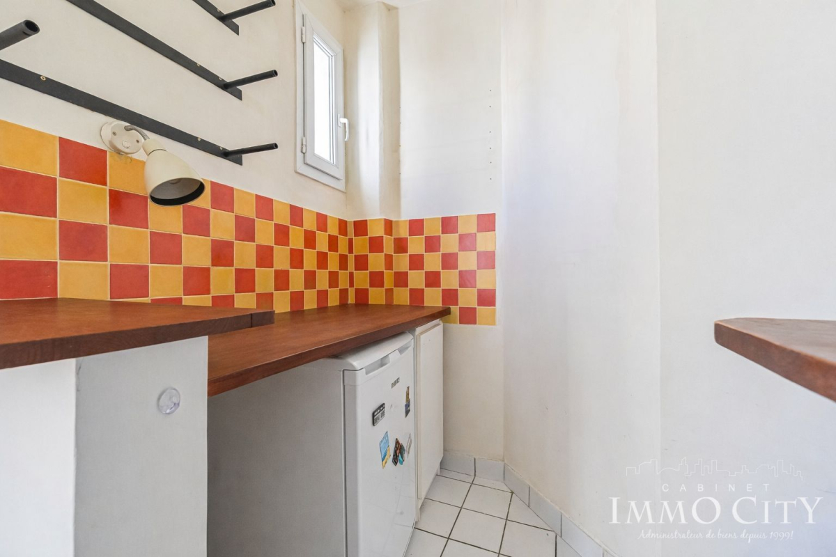 Vente Appartement  2 pièces - 29.7m² 75007 Paris
