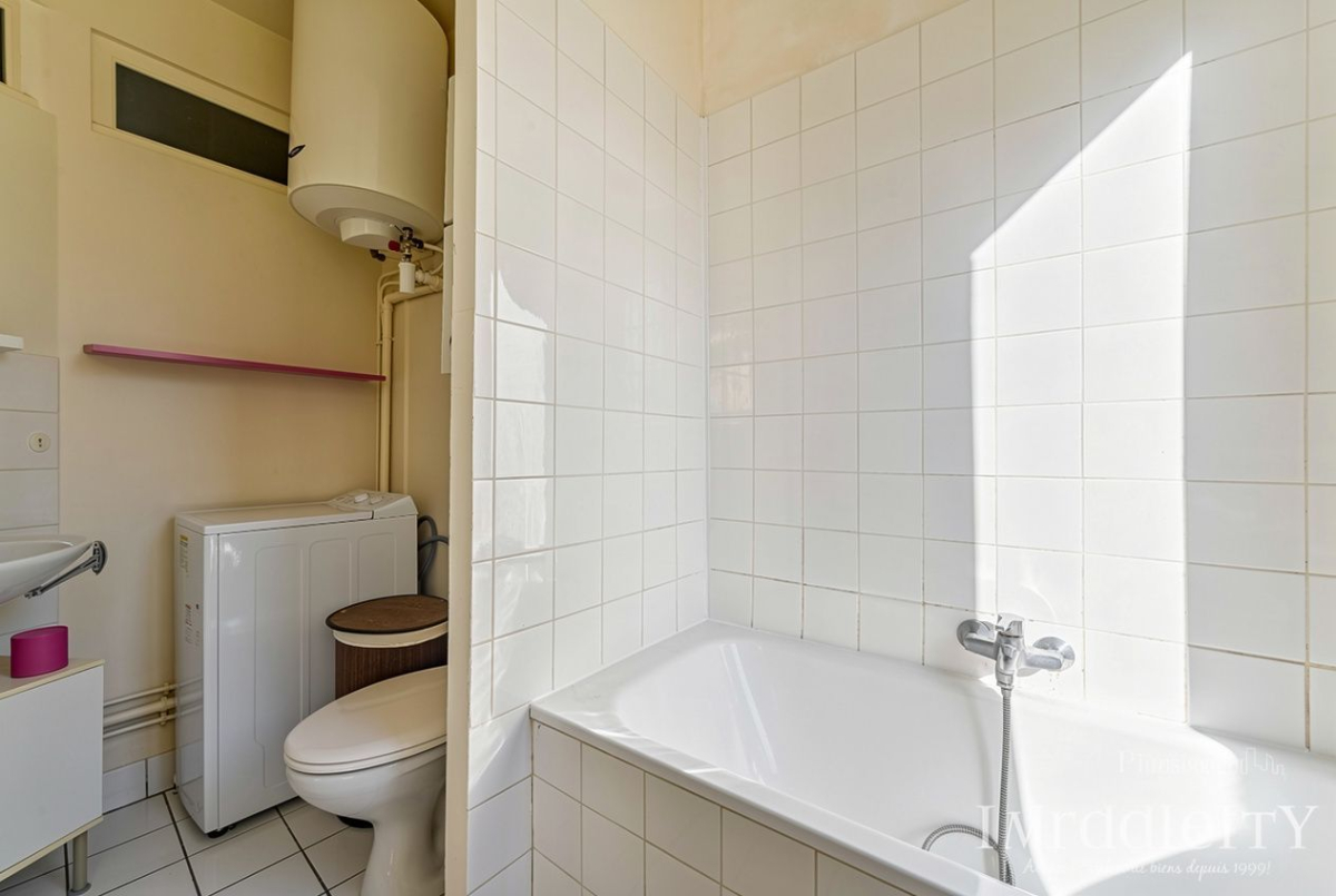 Vente Appartement  2 pièces - 29.7m² 75007 Paris