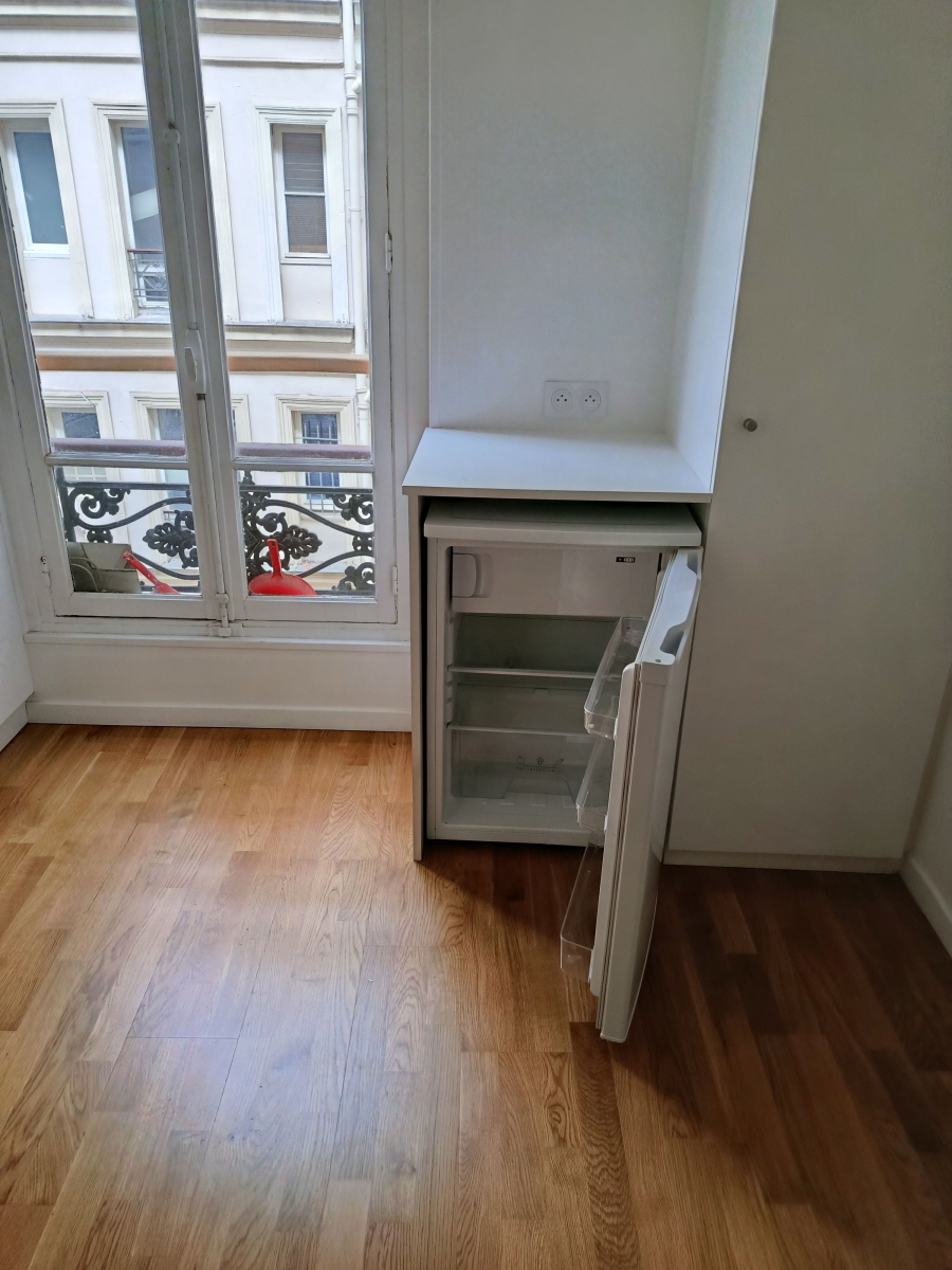 Location Appartement  1 pièce (studio) - 25m² 75011 Paris 11