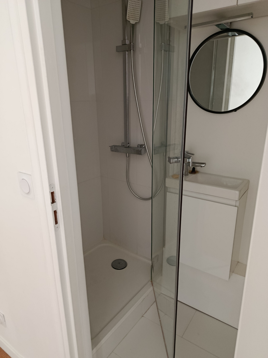 Location Appartement  1 pièce (studio) - 25m² 75011 Paris 11