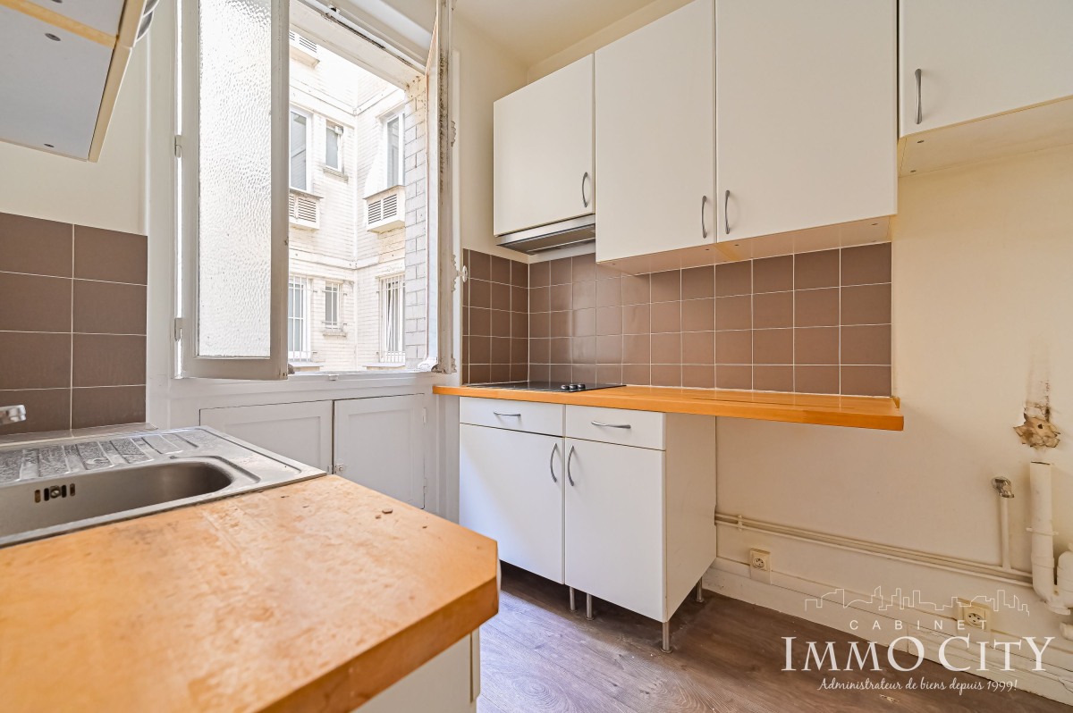 Location Appartement  2 pièces - 48m² 75020 Paris