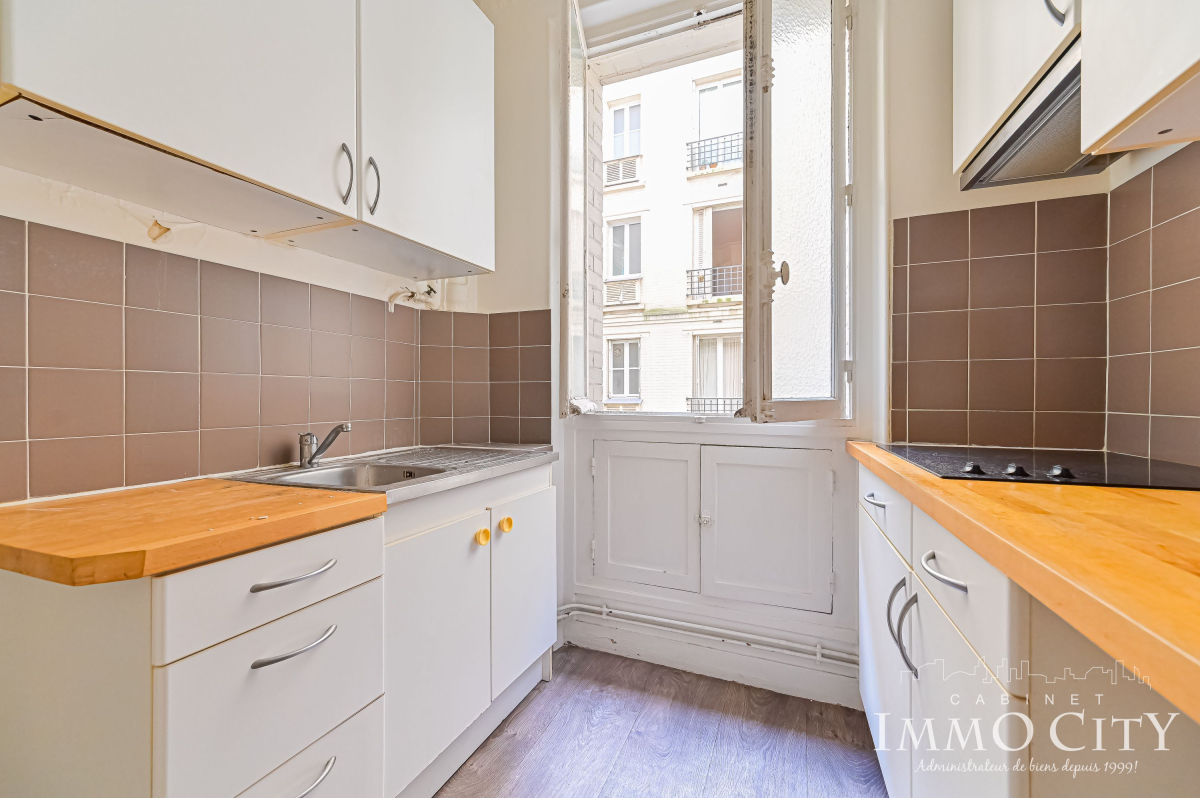 Location Appartement  2 pièces - 48m² 75020 Paris