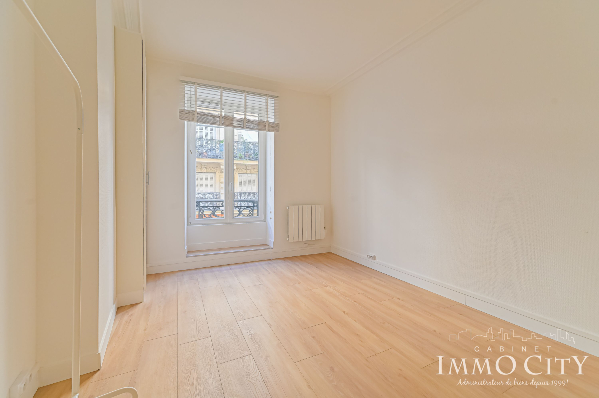 Location Appartement  2 pièces - 34m² 75009 Paris