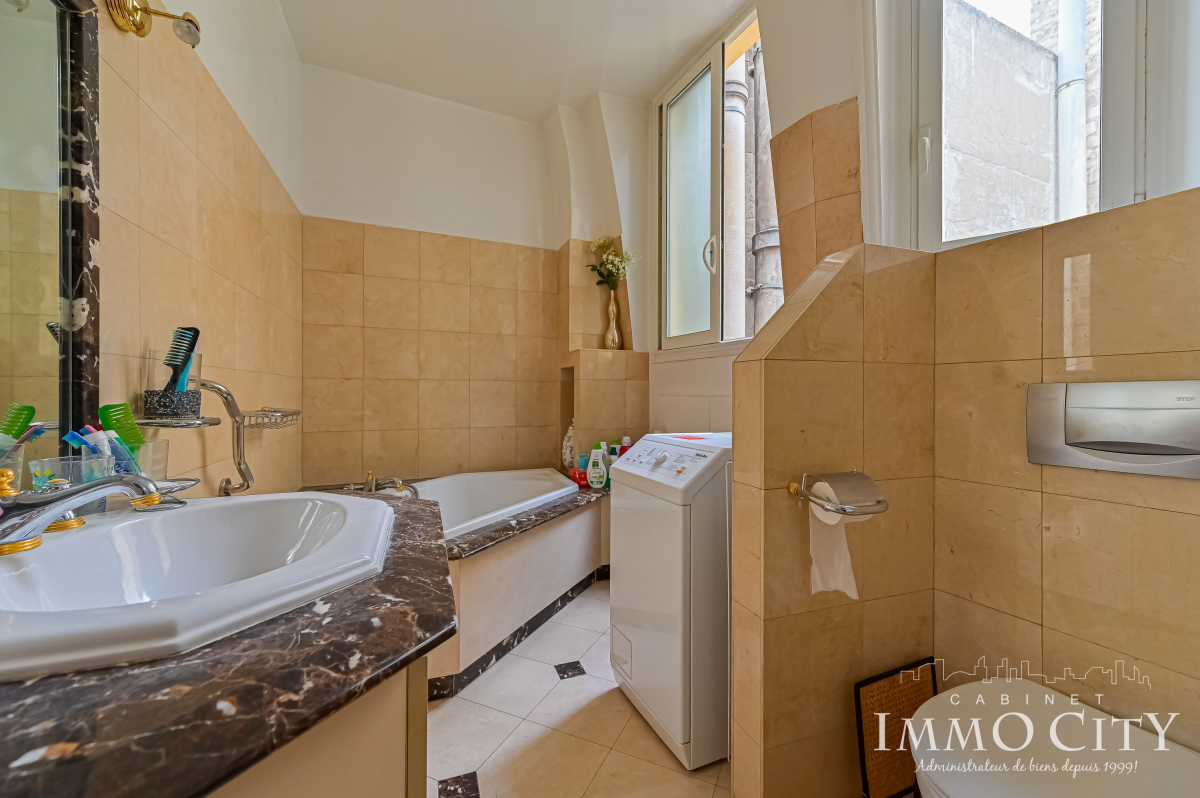 Vente Appartement  5 pièces - 155.5m² 75008 Paris