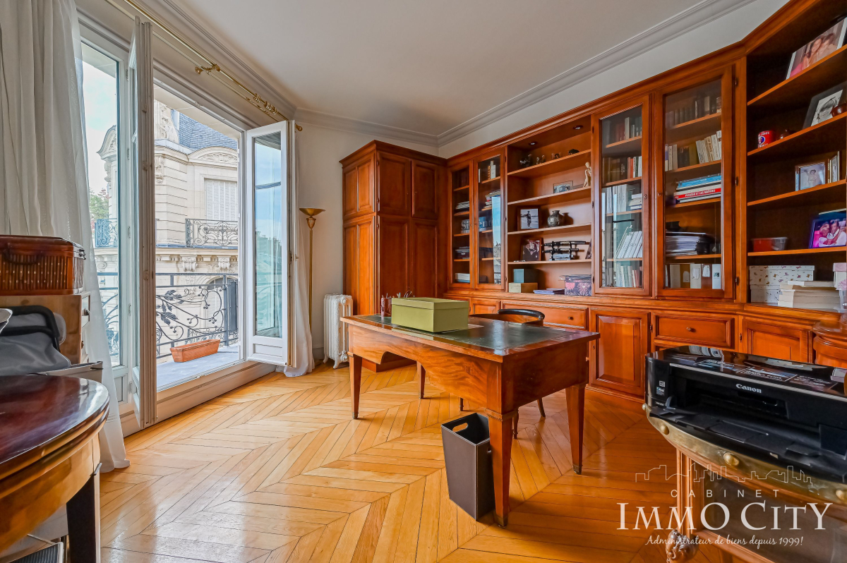 Vente Appartement  5 pièces - 155.5m² 75008 Paris