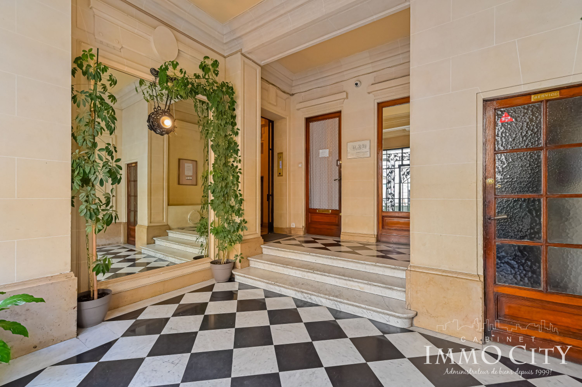 Vente Appartement  5 pièces - 155.5m² 75008 Paris