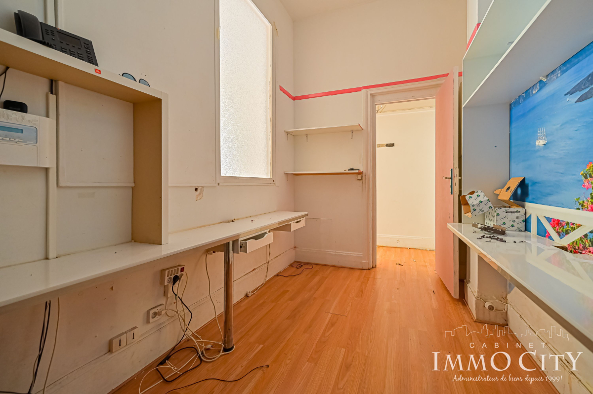 Location Local commercial  2 pièces - 32m² 75008 Paris