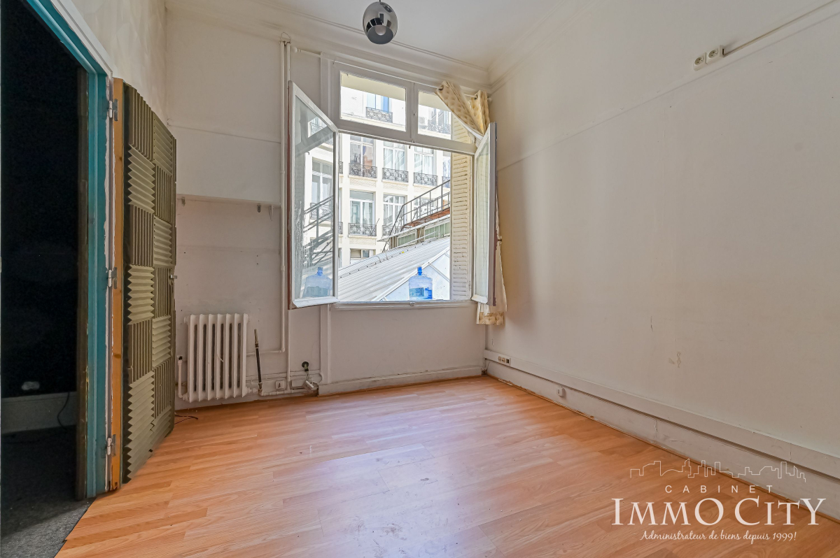 Location Local commercial  2 pièces - 32m² 75008 Paris