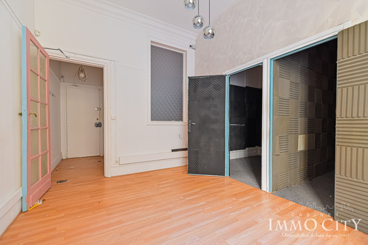 Location Local commercial  2 pièces - 32m² 75008 Paris