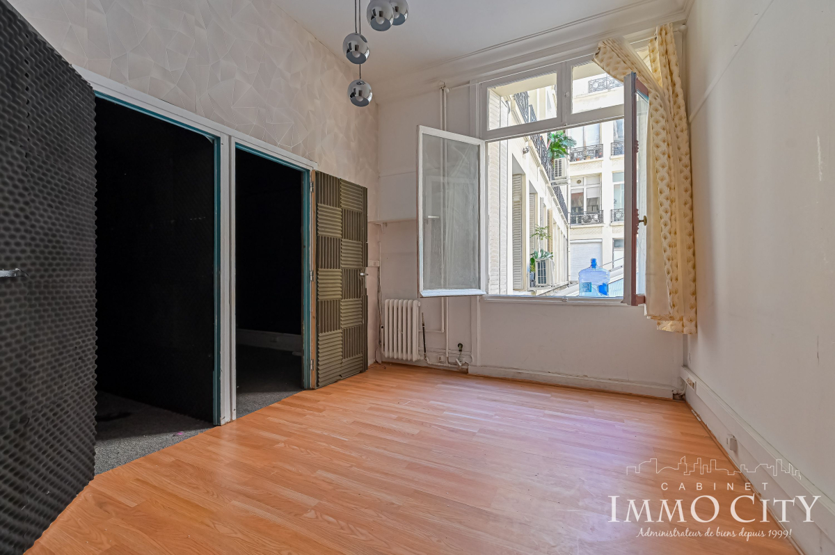 Location Local commercial  2 pièces - 32m² 75008 Paris