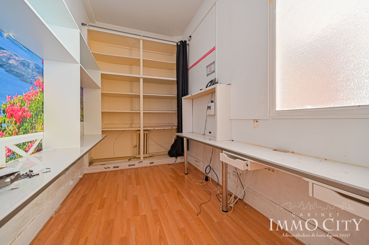 Location Local commercial  2 pièces - 32m² 75008 Paris