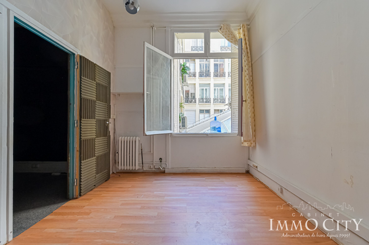 Location Local commercial  2 pièces - 32m² 75008 Paris