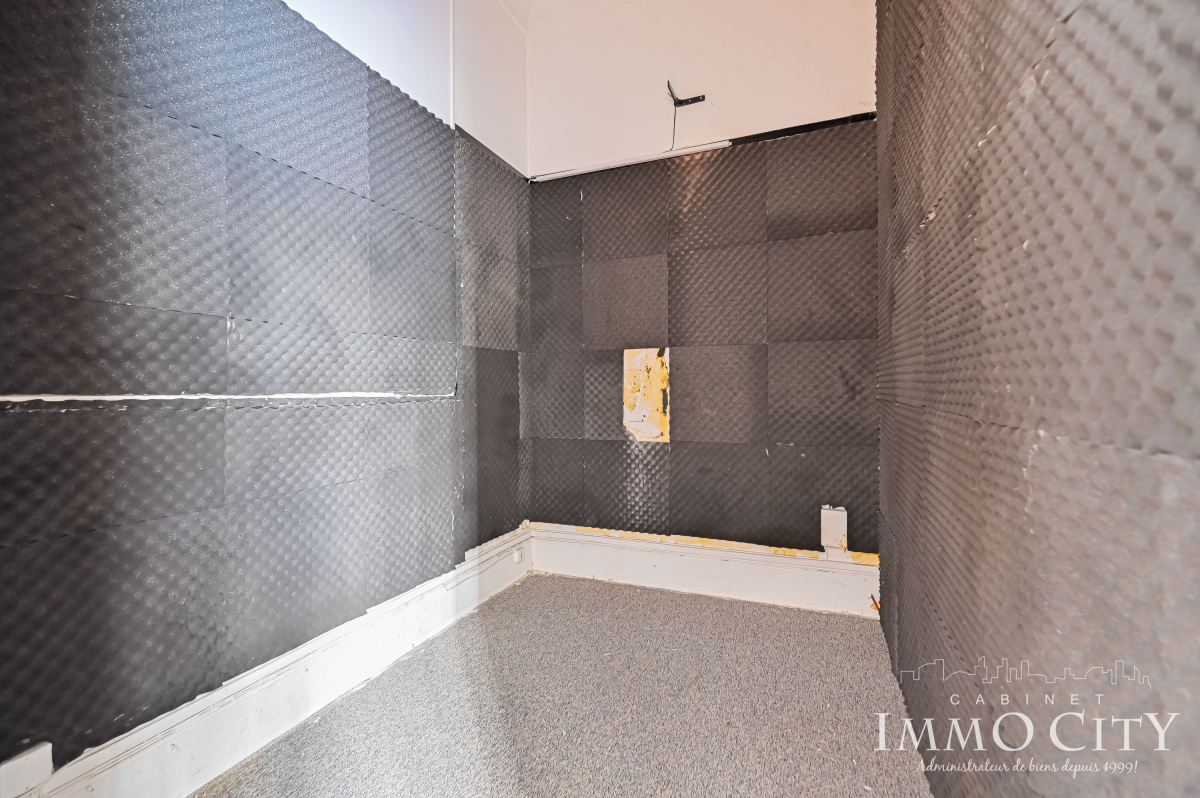 Location Local commercial  2 pièces - 32m² 75008 Paris