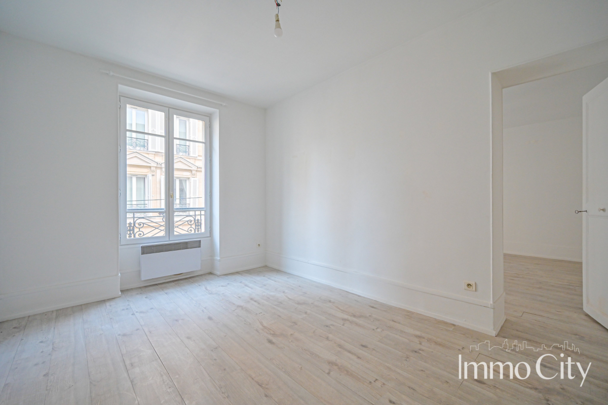 Location Appartement  2 pièces - 35.3m² 75017 Paris