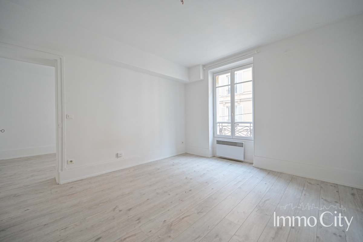 Location Appartement  2 pièces - 35.3m² 75017 Paris