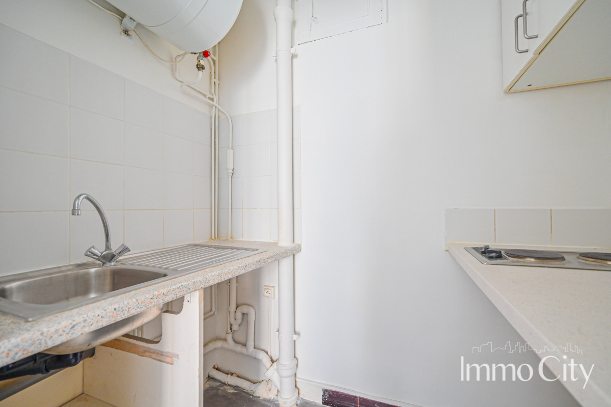 Location Appartement  2 pièces - 35.3m² 75017 Paris