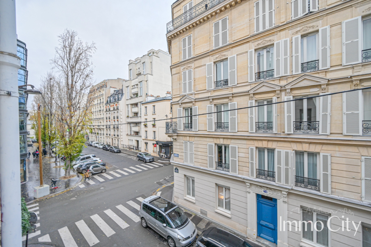 Location Appartement  2 pièces - 35.3m² 75017 Paris