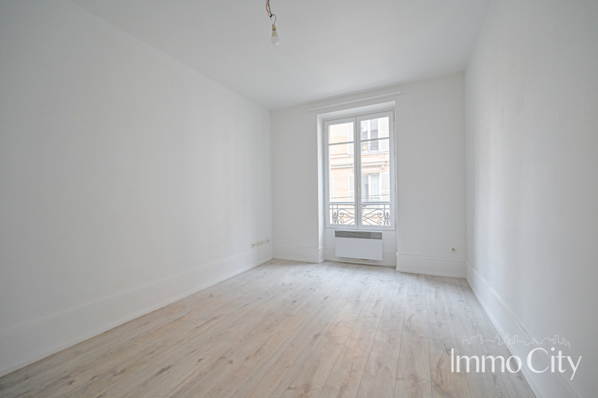 Location Appartement  2 pièces - 35.3m² 75017 Paris