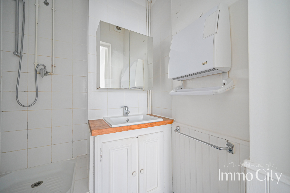 Location Appartement  2 pièces - 35.3m² 75017 Paris