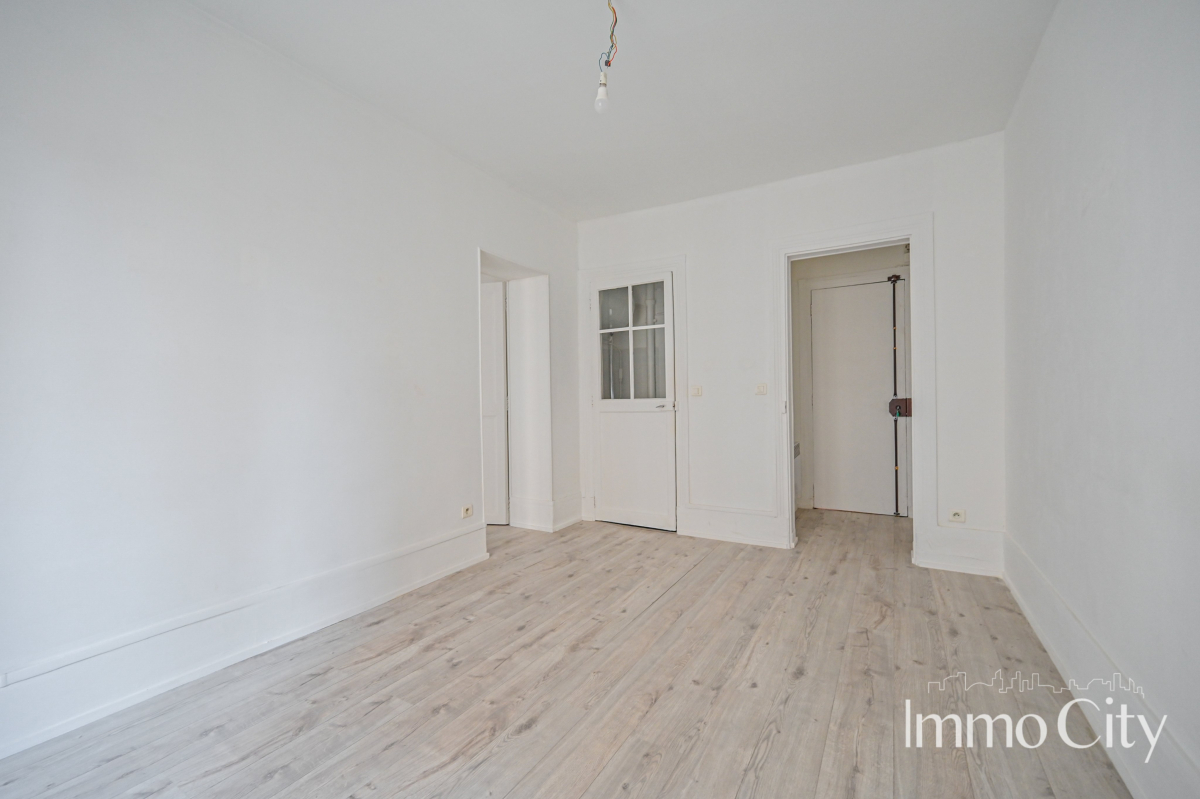 Location Appartement  2 pièces - 35.3m² 75017 Paris