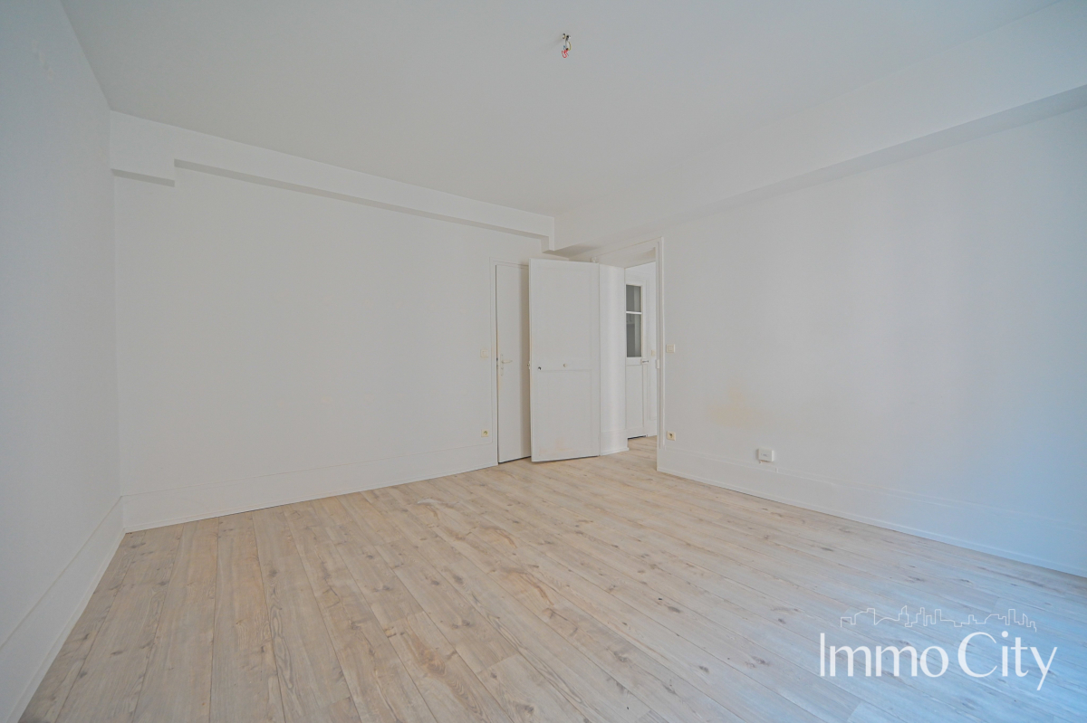 Location Appartement  2 pièces - 35.3m² 75017 Paris