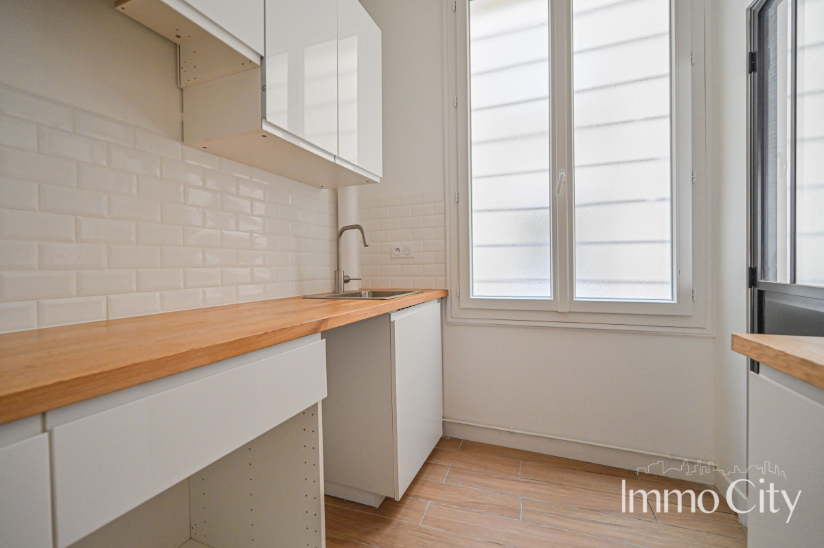 Location Appartement  3 pièces - 72m² 75001 Paris
