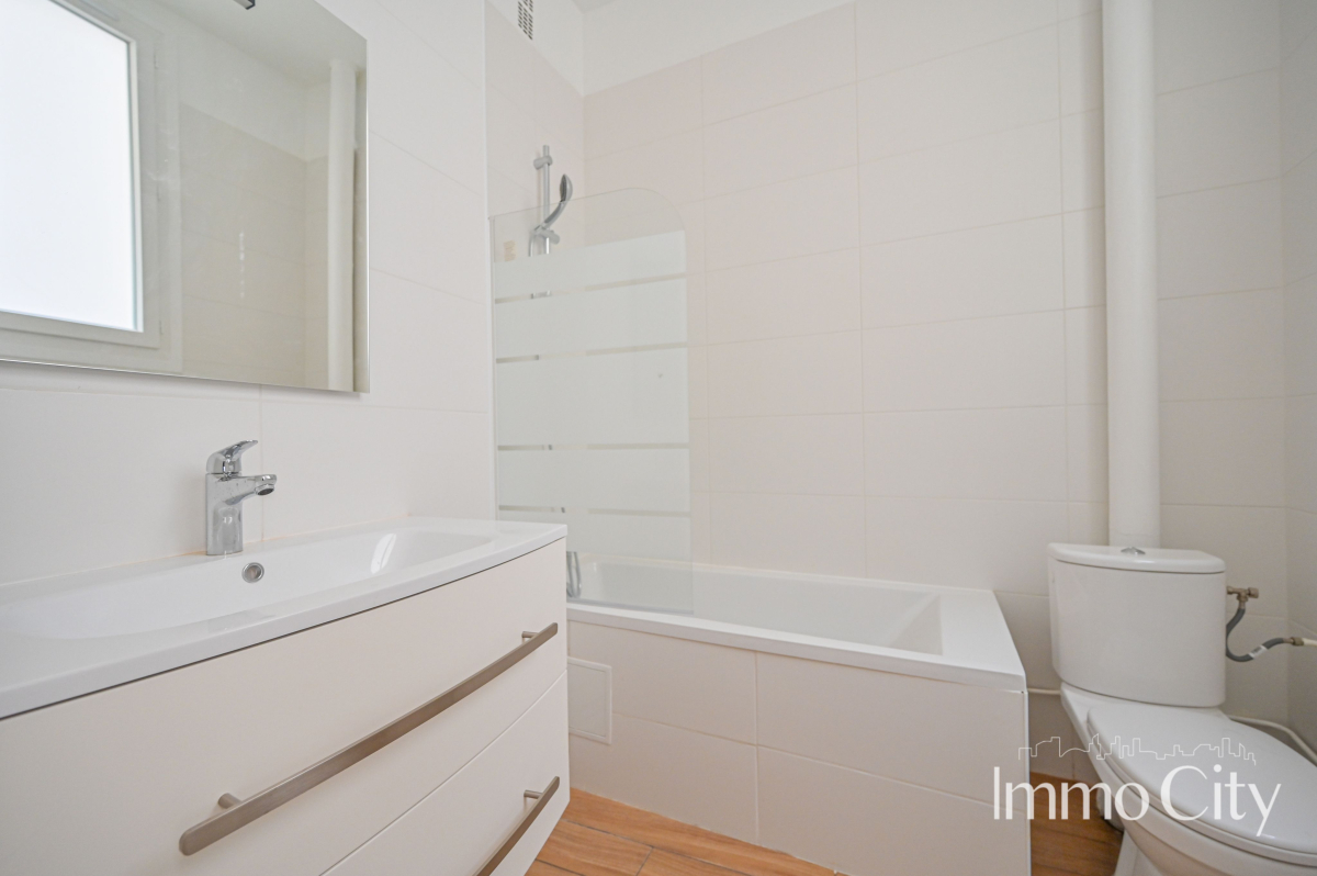 Location Appartement  3 pièces - 72m² 75001 Paris