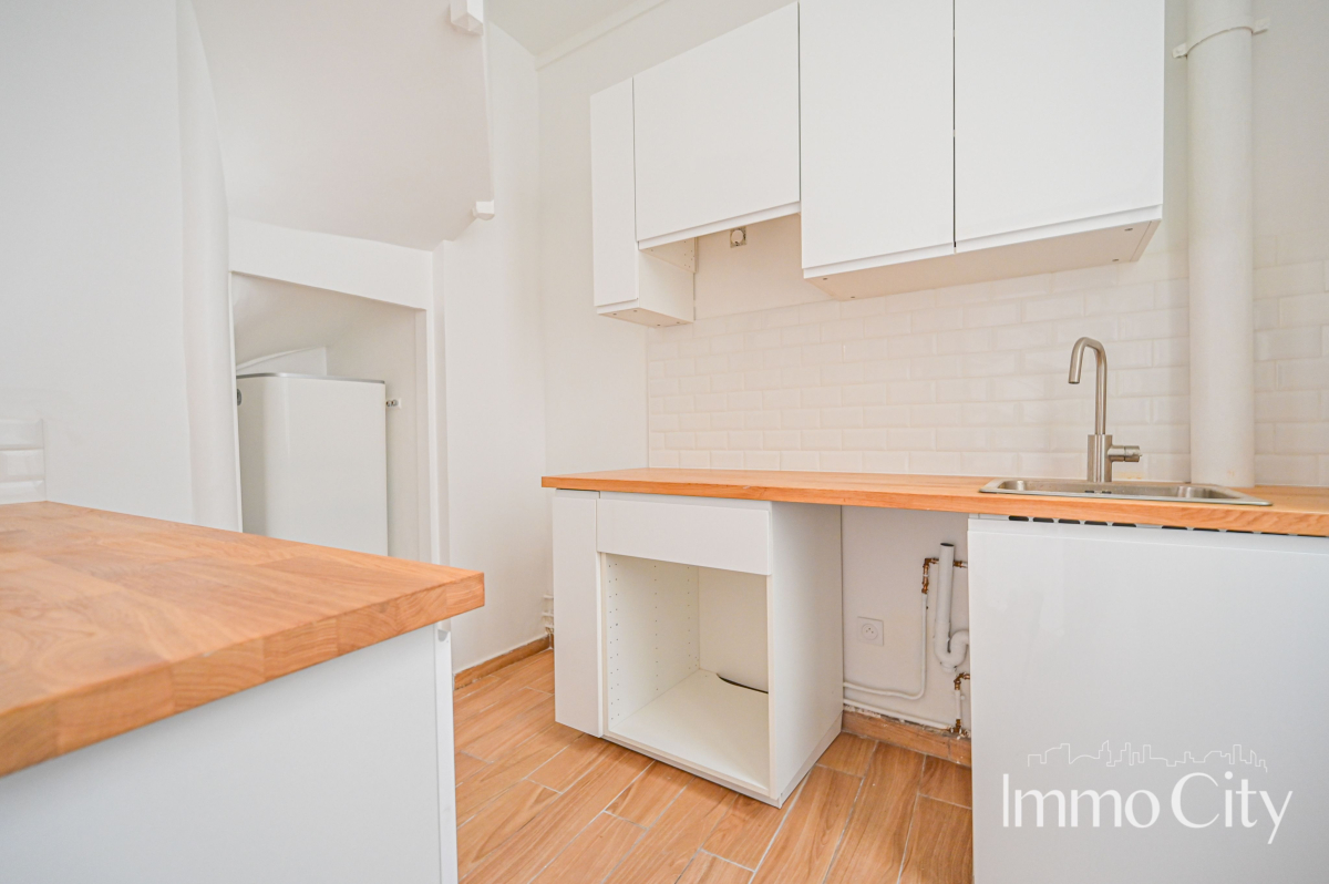 Location Appartement  3 pièces - 72m² 75001 Paris