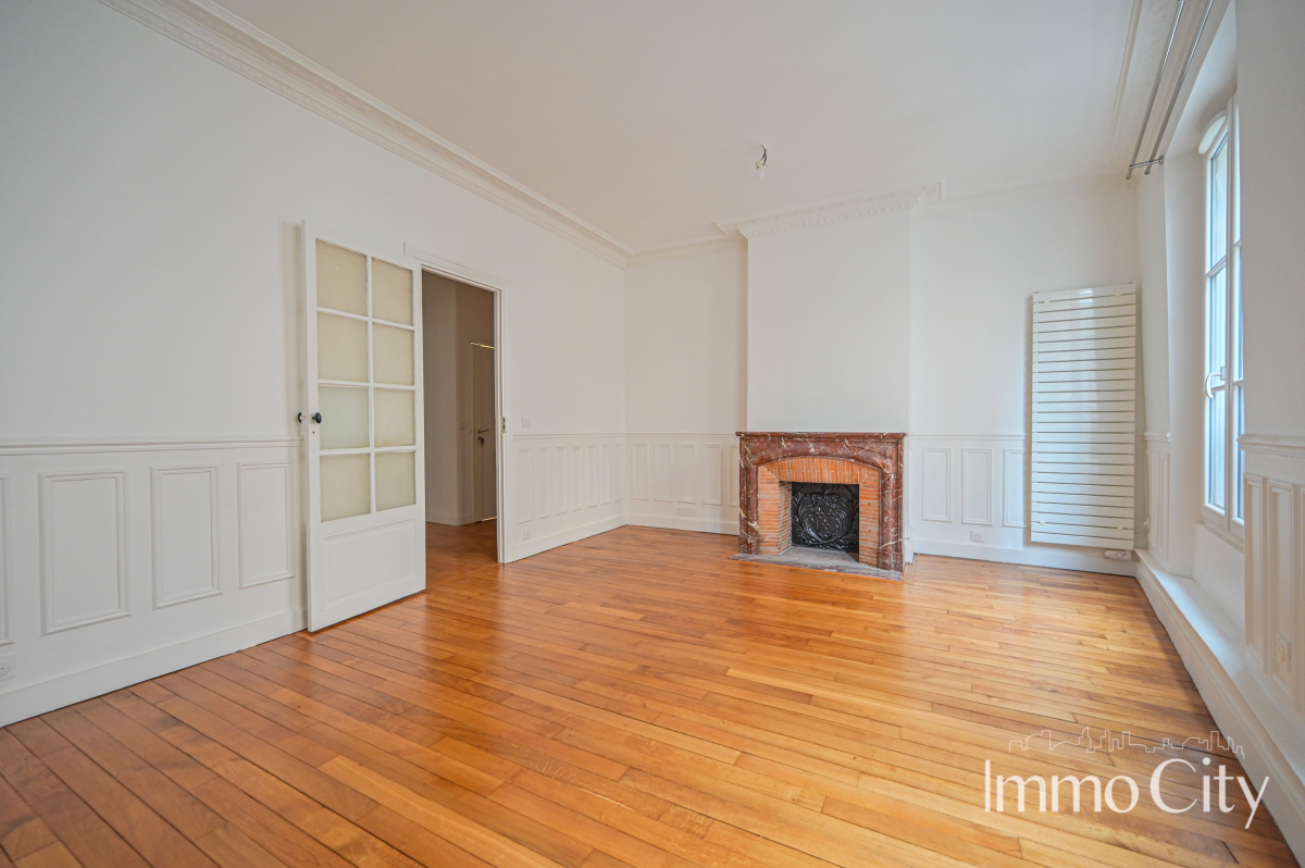 Location Appartement  3 pièces - 72m² 75001 Paris