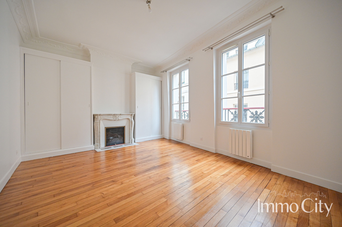 Location Appartement  3 pièces - 72m² 75001 Paris