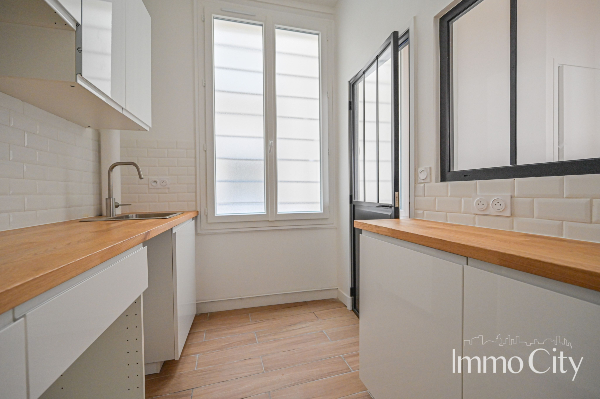 Location Appartement  3 pièces - 72m² 75001 Paris