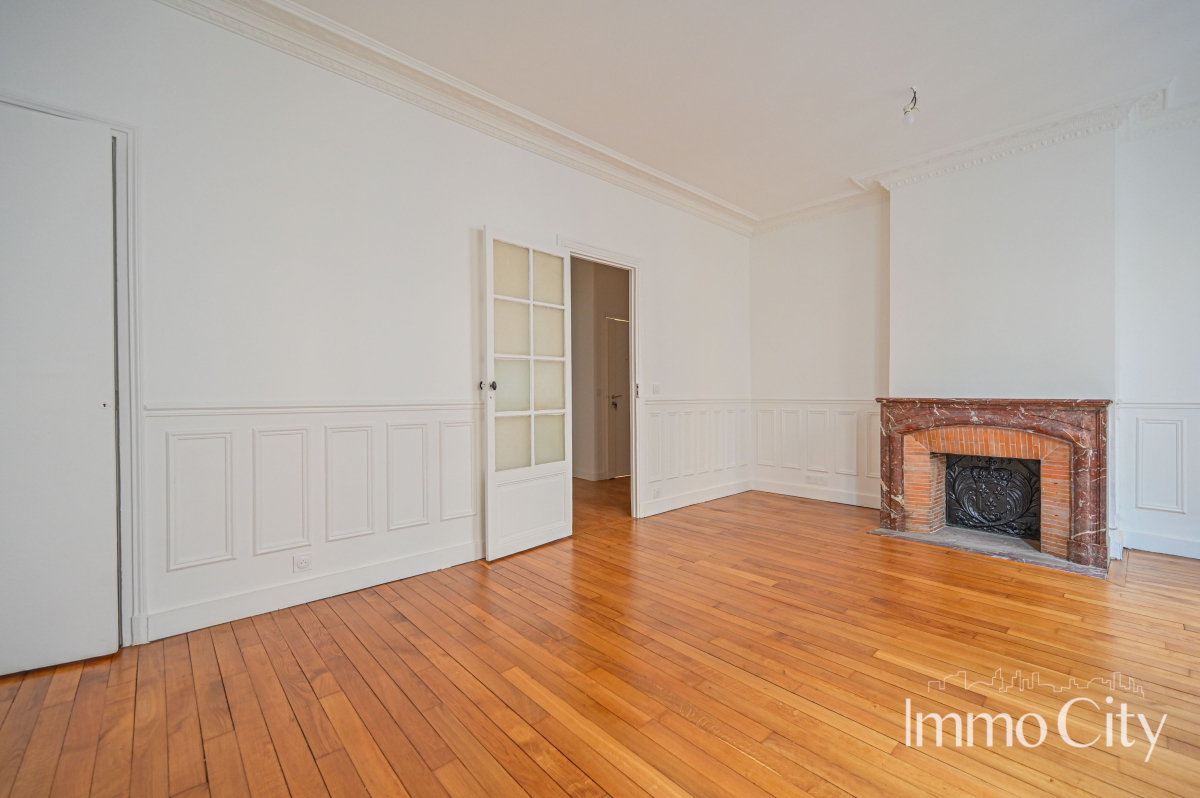 Location Appartement  3 pièces - 72m² 75001 Paris