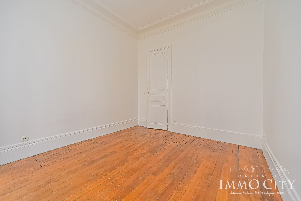 Location Appartement  2 pièces - 39m² 75007 Paris