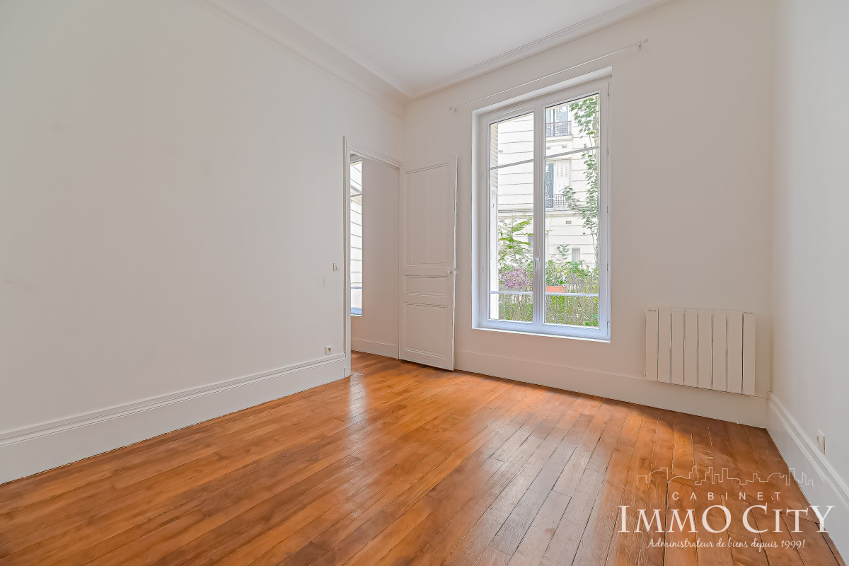 Location Appartement  2 pièces - 39m² 75007 Paris