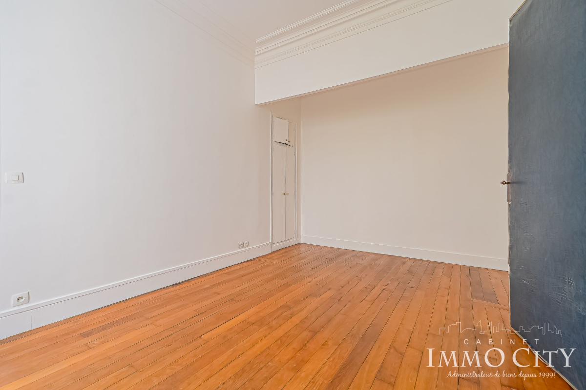 Location Appartement  2 pièces - 39m² 75007 Paris