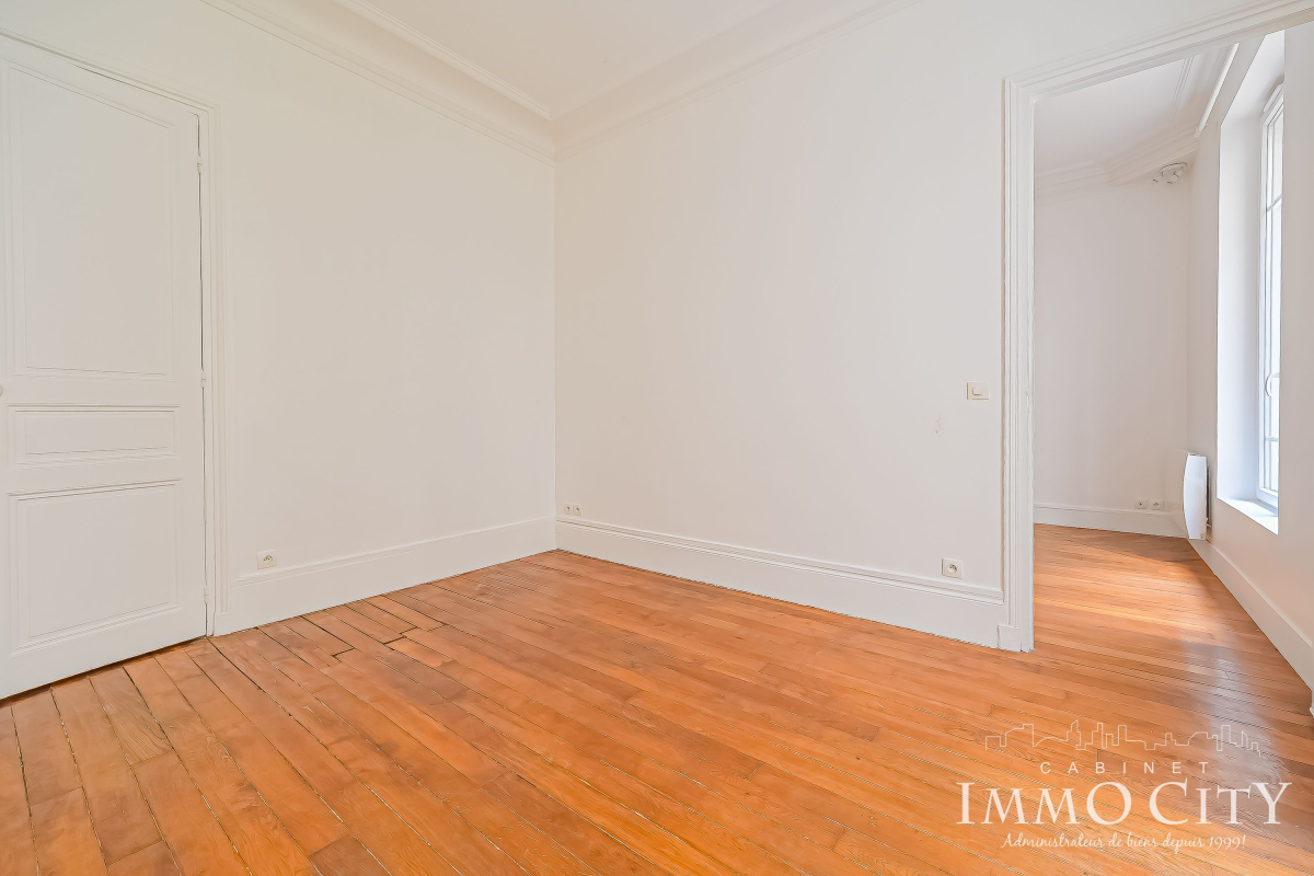 Location Appartement  2 pièces - 39m² 75007 Paris
