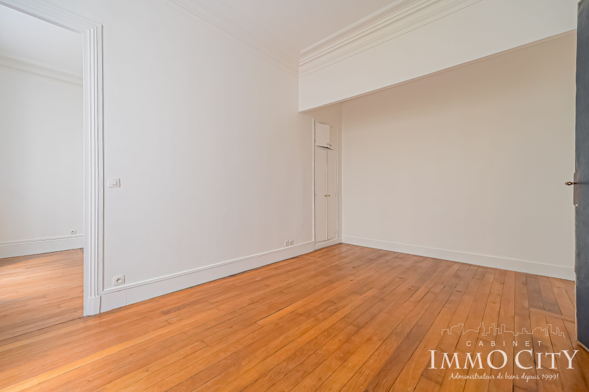 Location Appartement  2 pièces - 39m² 75007 Paris